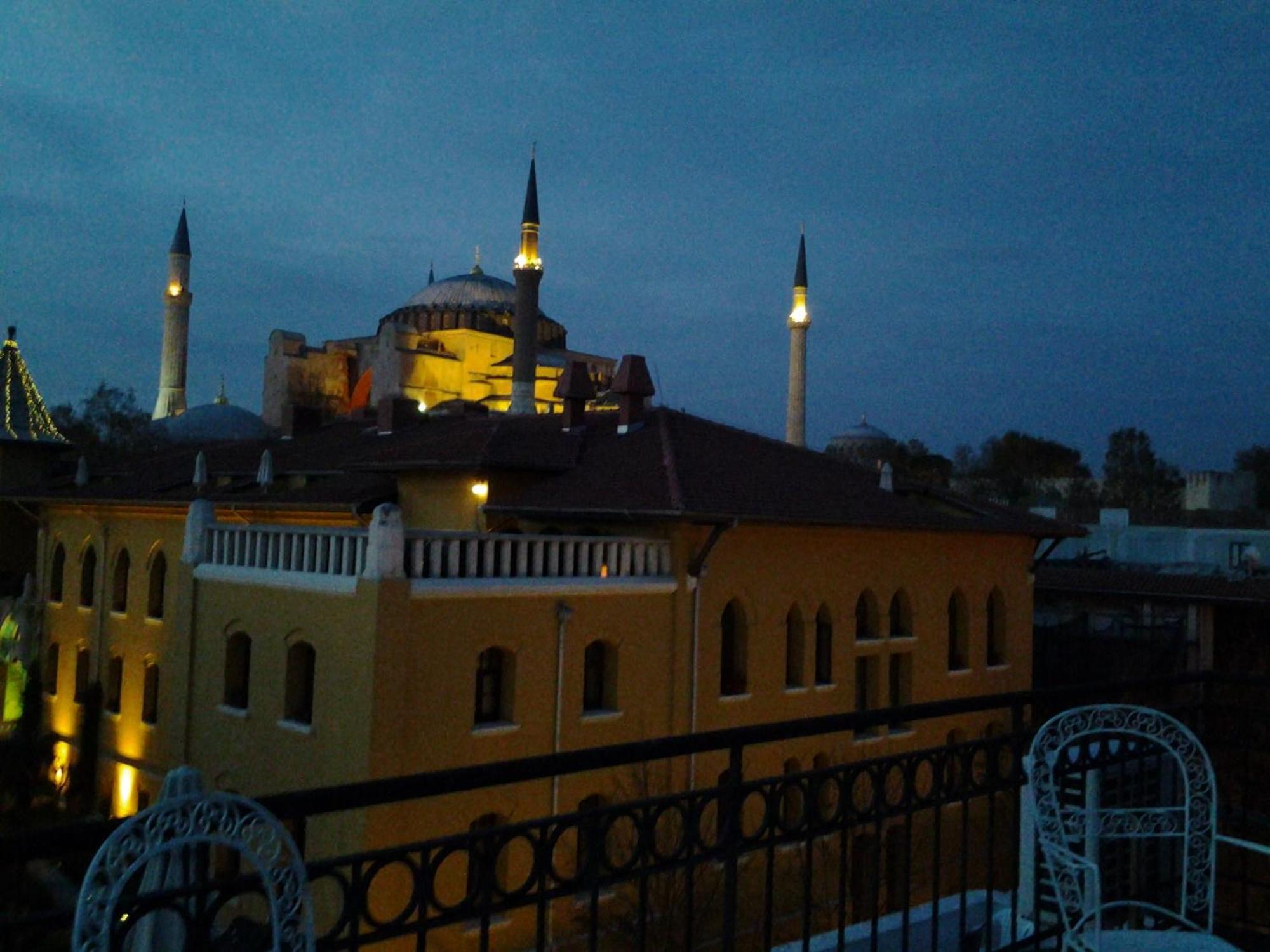 Berk Guest House - Grandma'S House Istanbul Exterior photo