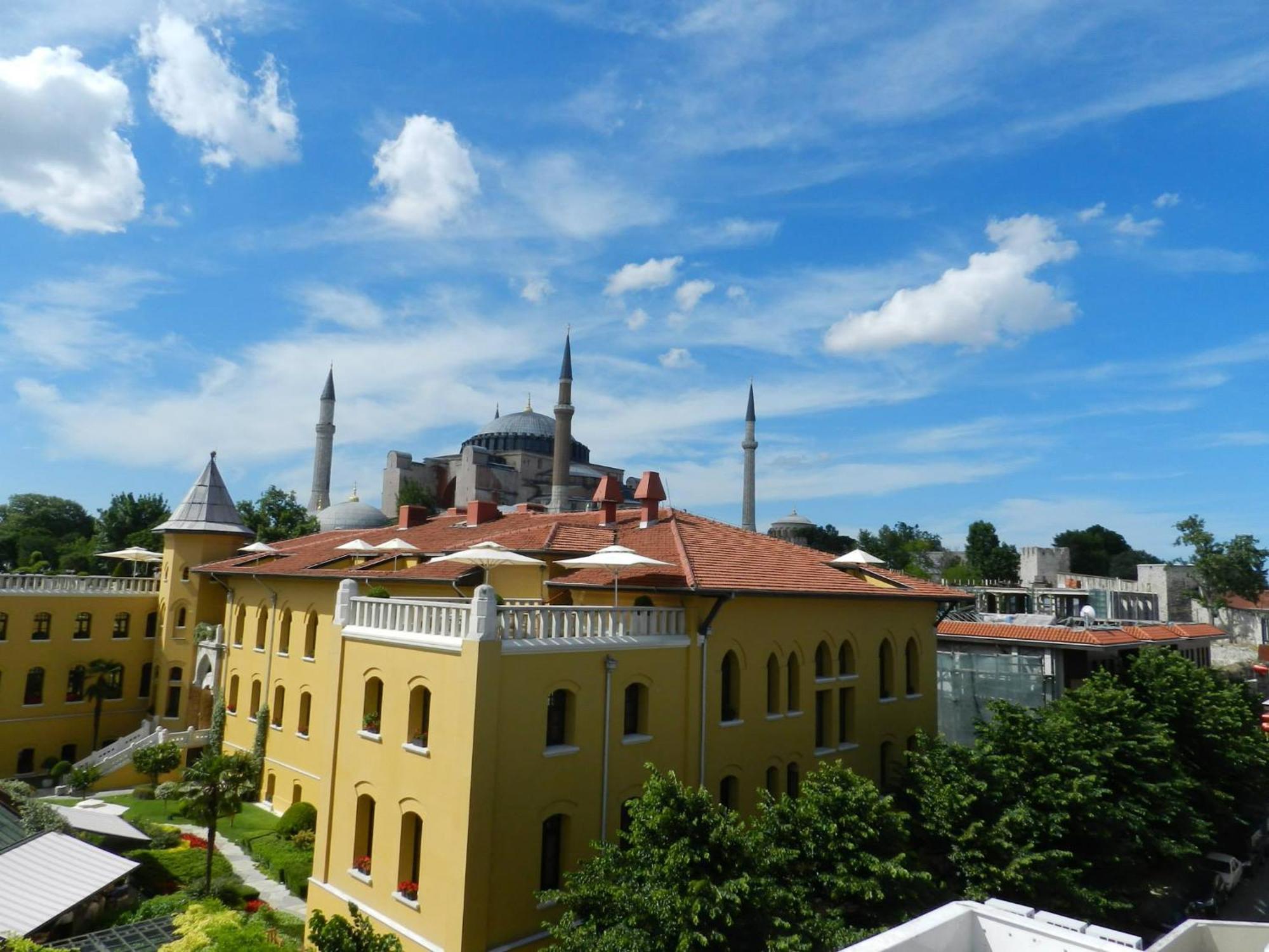 Berk Guest House - Grandma'S House Istanbul Exterior photo