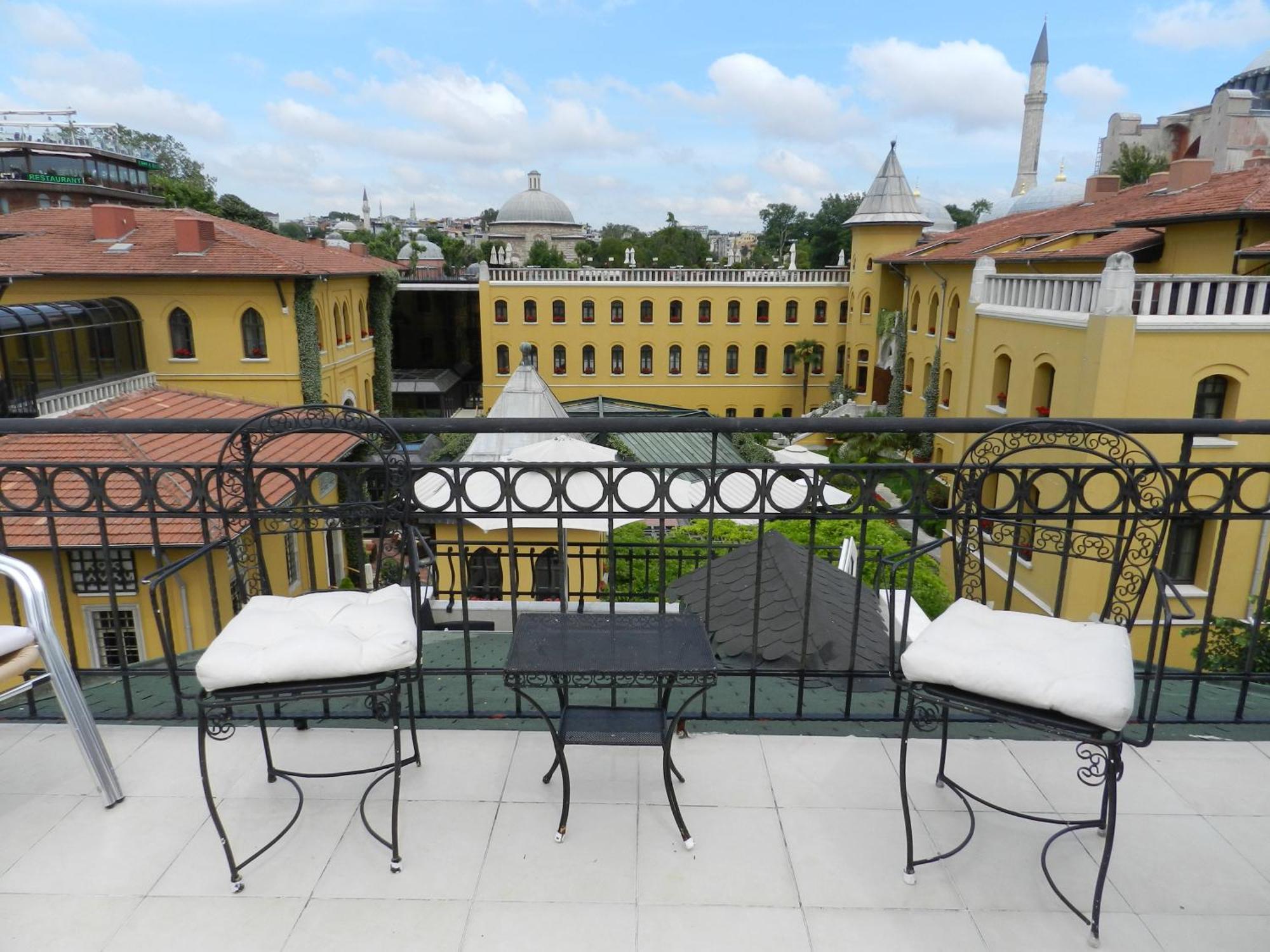Berk Guest House - Grandma'S House Istanbul Exterior photo