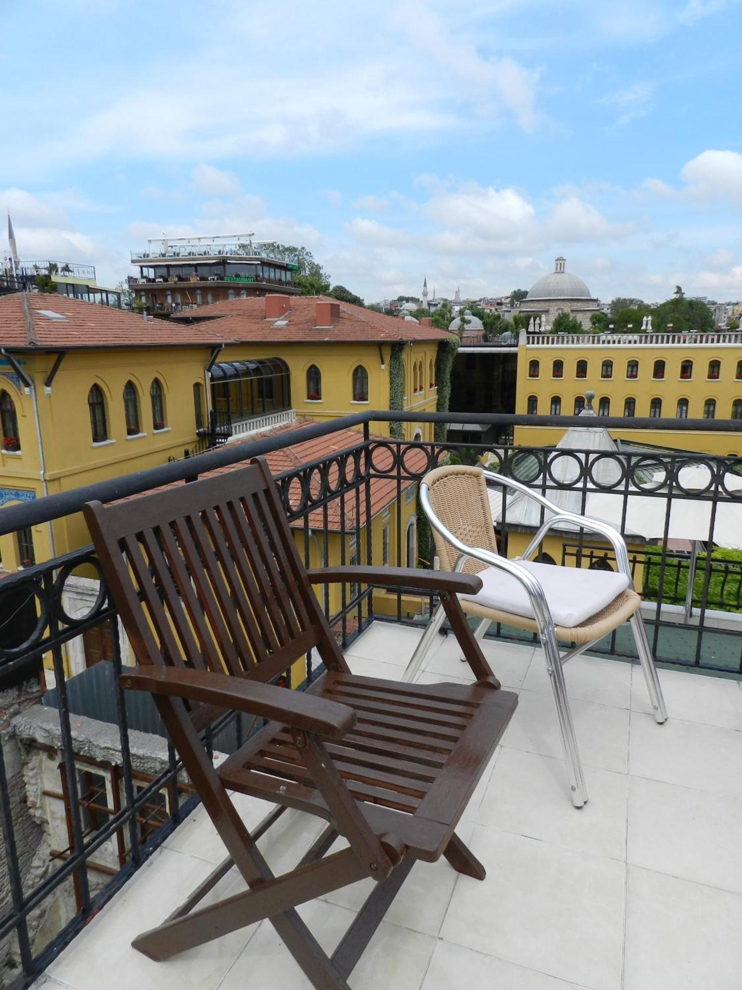 Berk Guest House - Grandma'S House Istanbul Exterior photo